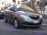 Lancia Ypsilon 1.2 69 CV 5 porte GPL NEOPATENTAT - Lancia Ypsilon mit Schiebedach