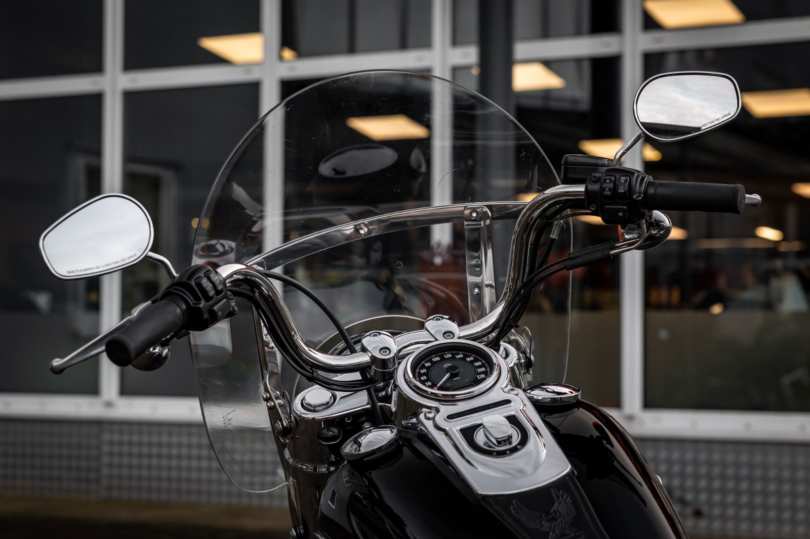 Fahrzeugabbildung Harley-Davidson FLD Dyna Switchback - Kesstech -