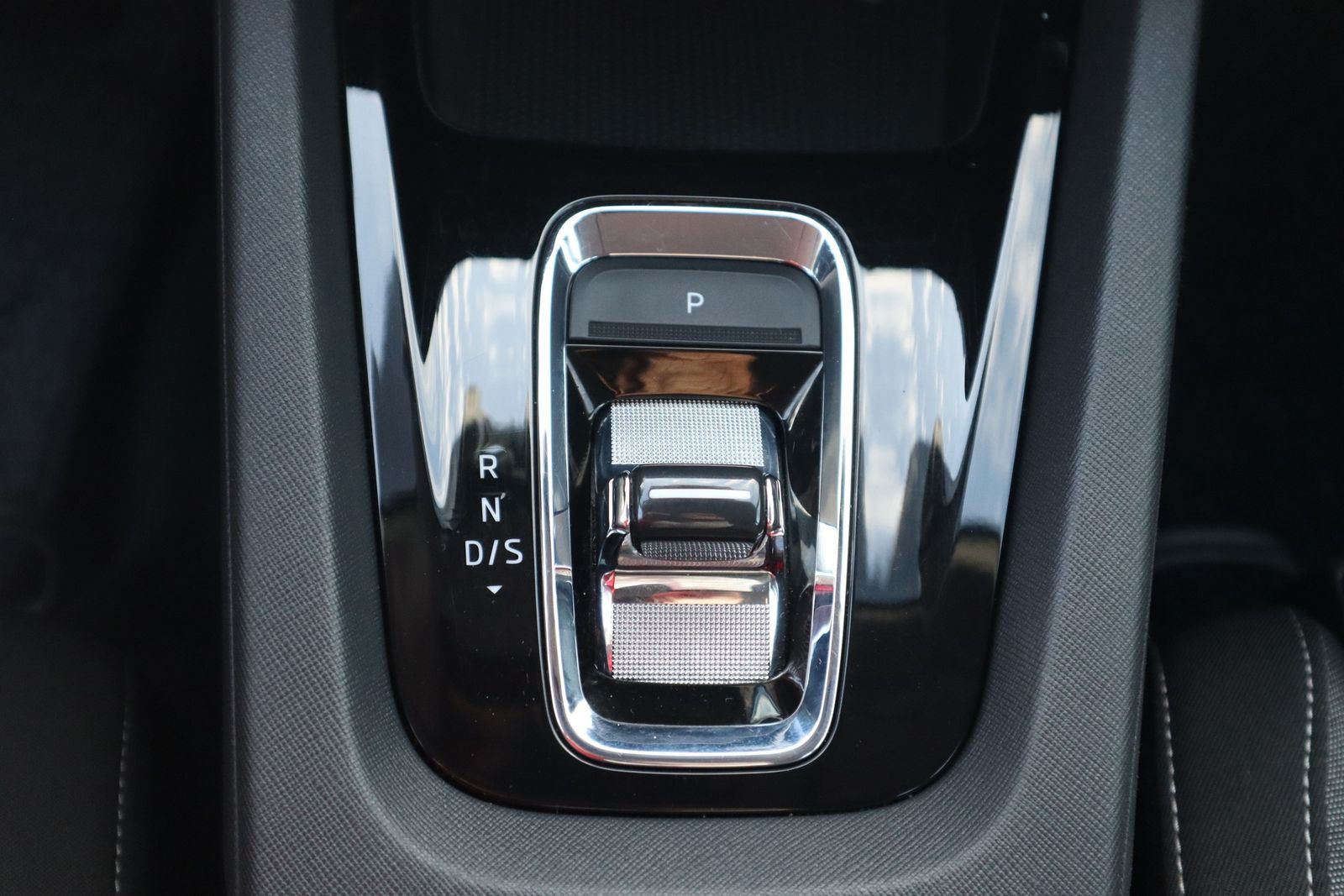 Skoda Octavia Combi 1.0 TSI Ambition LED Navi DAB PDC foto 21