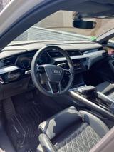 Audi e-tron S quattro S SoH-Wert 96% TÜV Neu bis 4/27 - Audi e-tron in Hannover