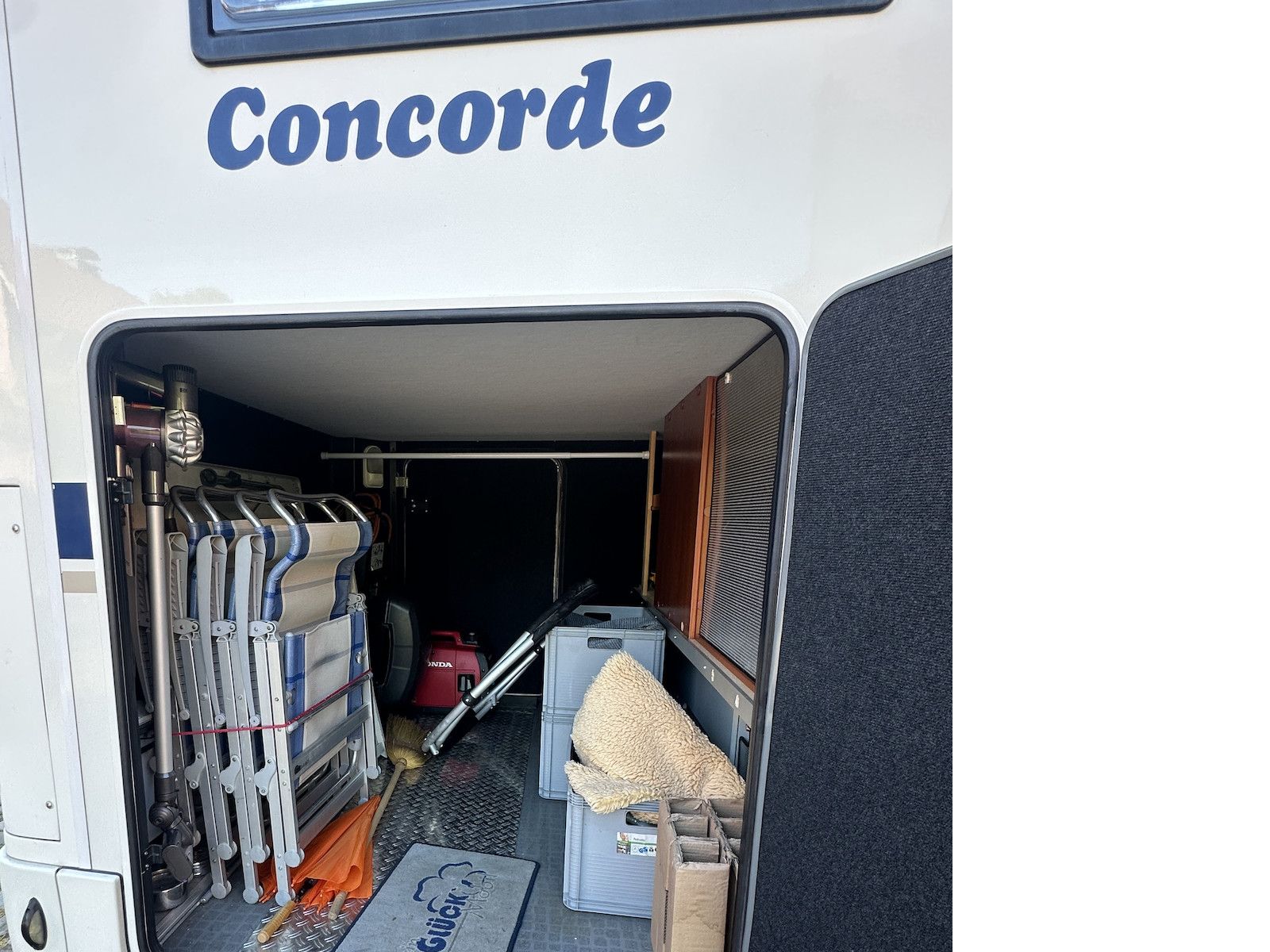 Fahrzeugabbildung Concorde Charisma 890 LS MAN TGL 02