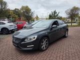Volvo S60 Lim. Momentum D4 NAVI - Volvo S60: Momentum