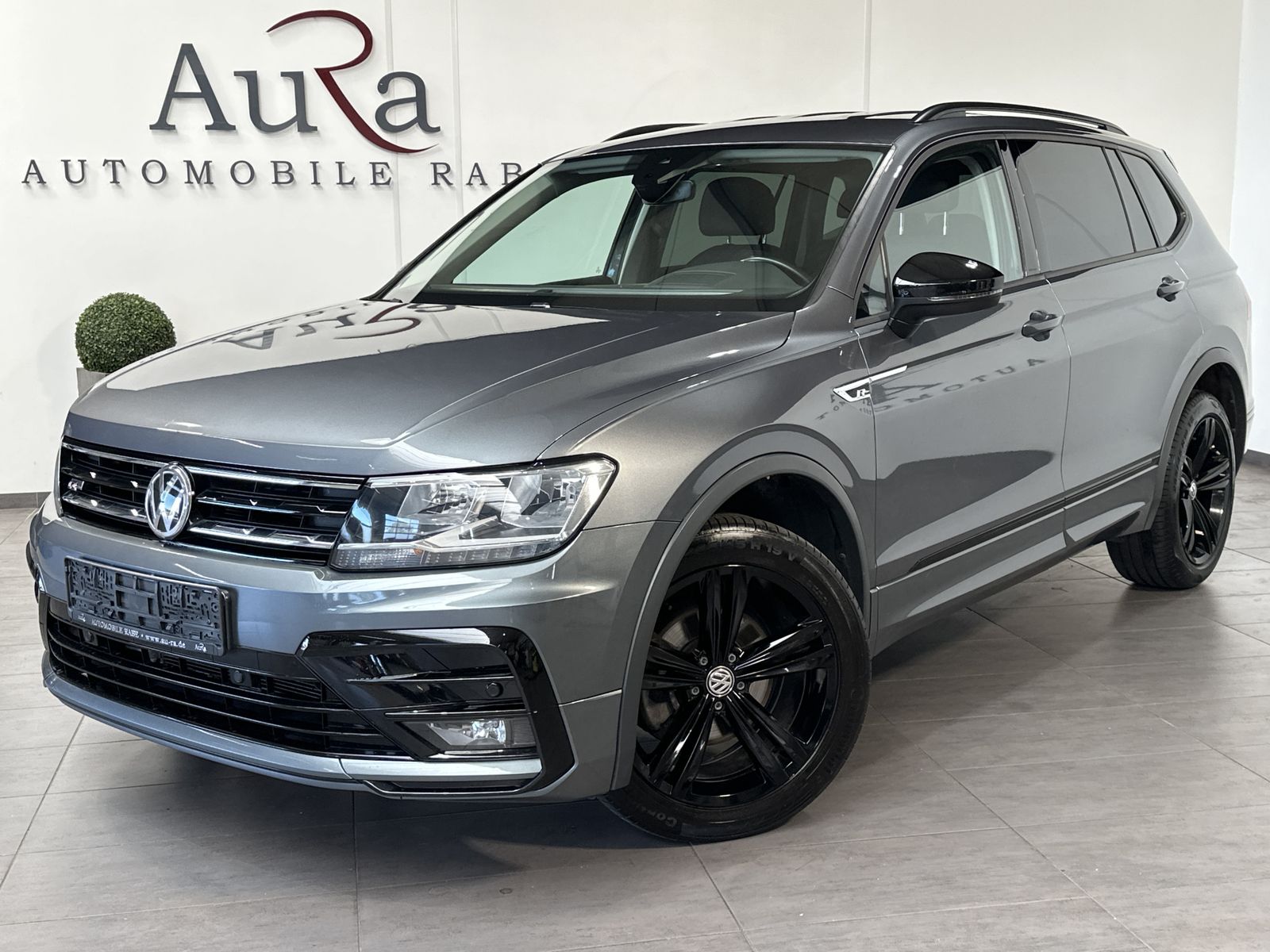 Fahrzeugabbildung Volkswagen Tiguan Allspace 2.0 TDI DSG R-Line Black NAV+ACC