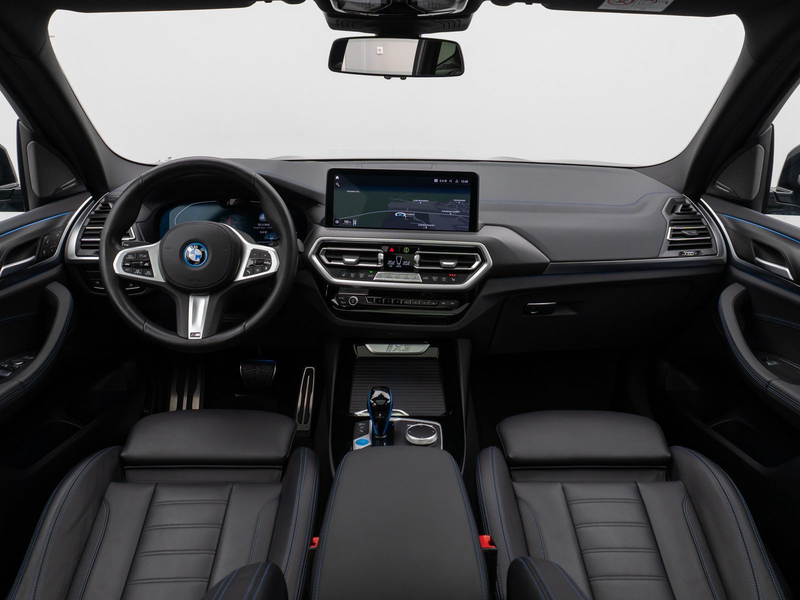 Fahrzeugabbildung BMW iX3 M Sport Impressive Panorama 360° HUD DAB H/K
