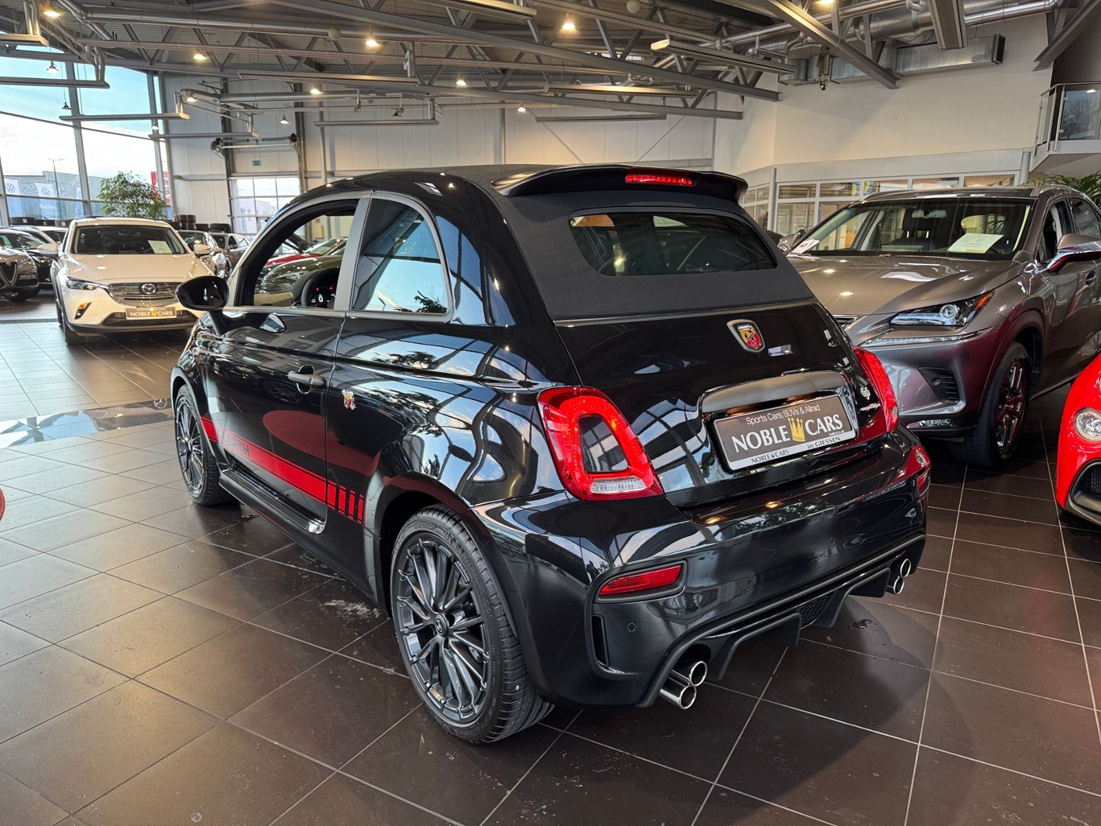 Fahrzeugabbildung Abarth 695C SABELT KLIMA BEATS NAV PDC ALU