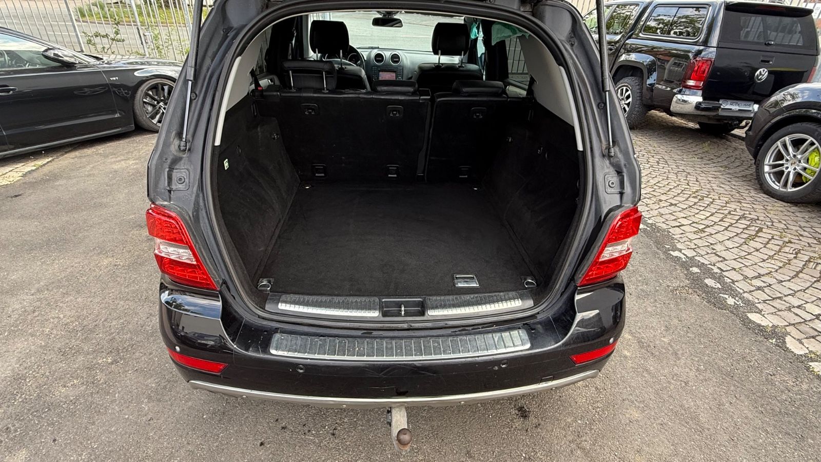 Fahrzeugabbildung Mercedes-Benz ML 350 Cdi 4-Matic Sport Paket
