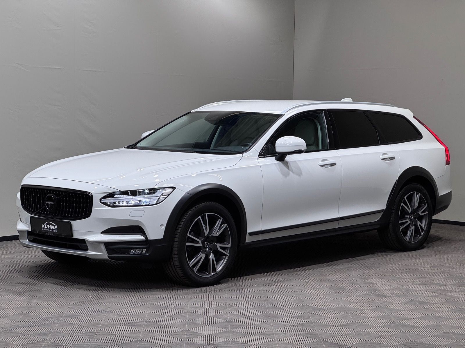Volvo V90 Cross Country Pro D5 AWD | AHK LED NAVI 360° foto 2