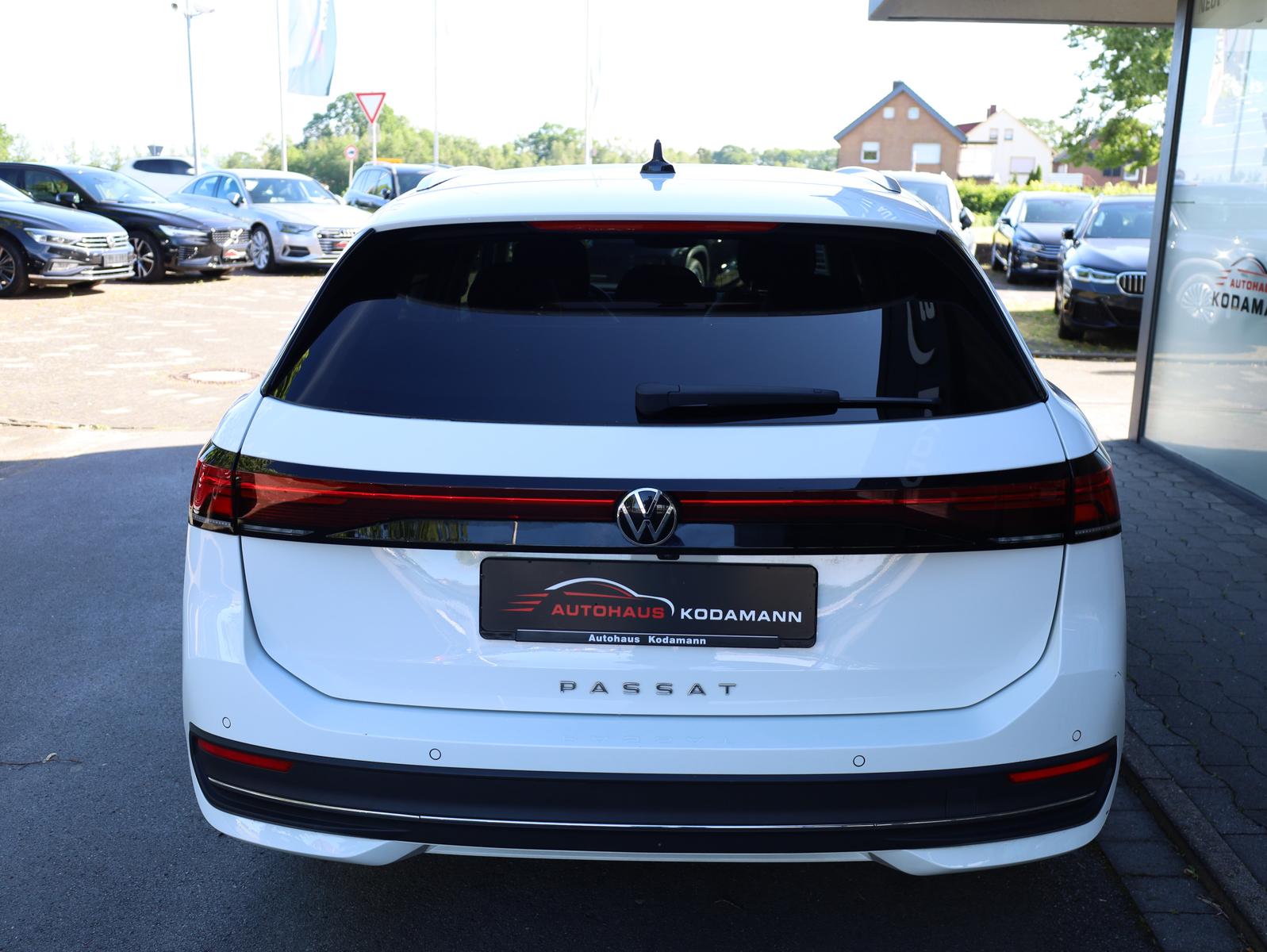 Volkswagen Passat 2.0TDI*HUD*360°K*AHK*Neues Modell, миниатюра 9