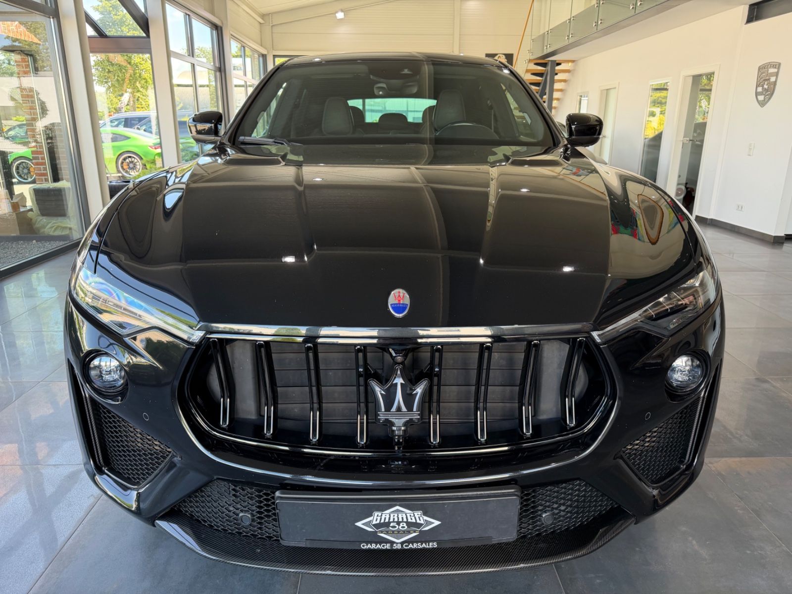 Maserati Levante Trofeo 3.8 V8 Facelift Carbon B&W 22' foto 2
