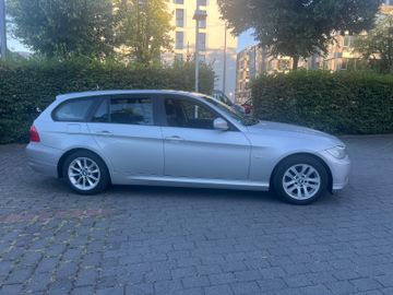 BMW 320 - 4