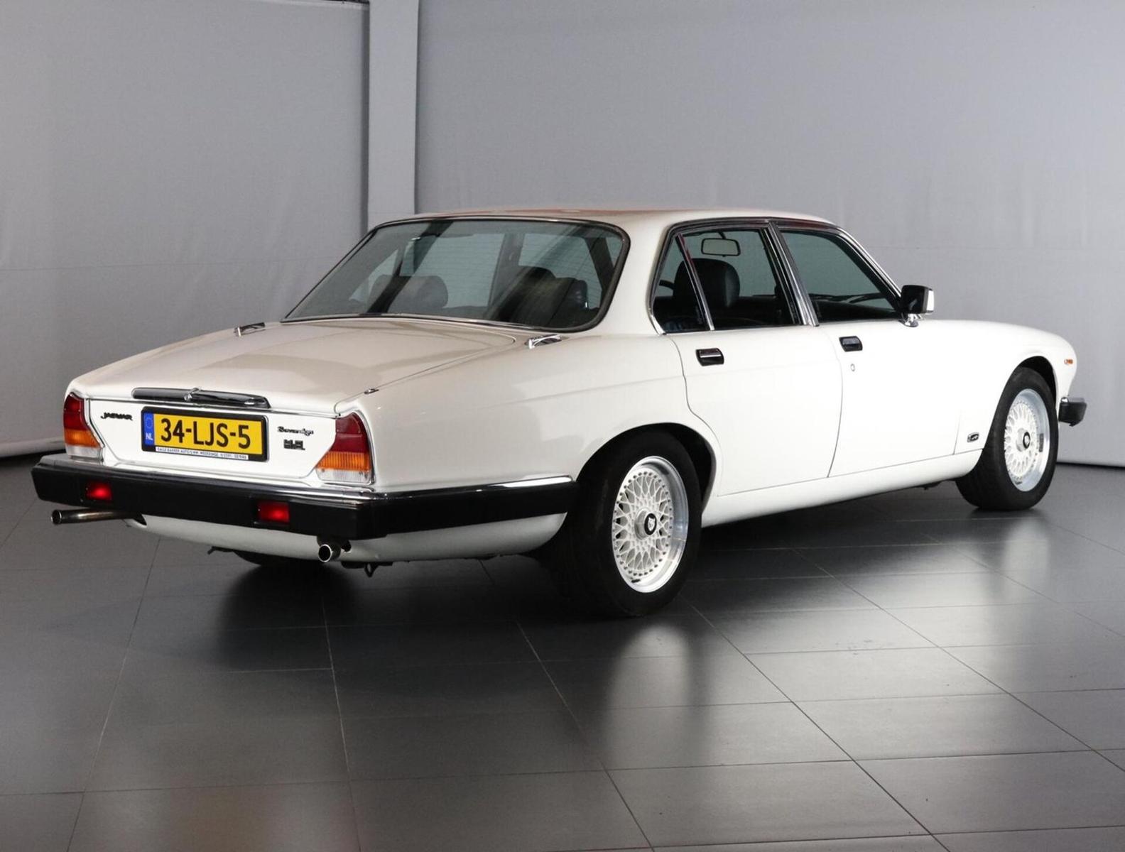 Jaguar Sovereign 5.3 V12 HE Sovereign