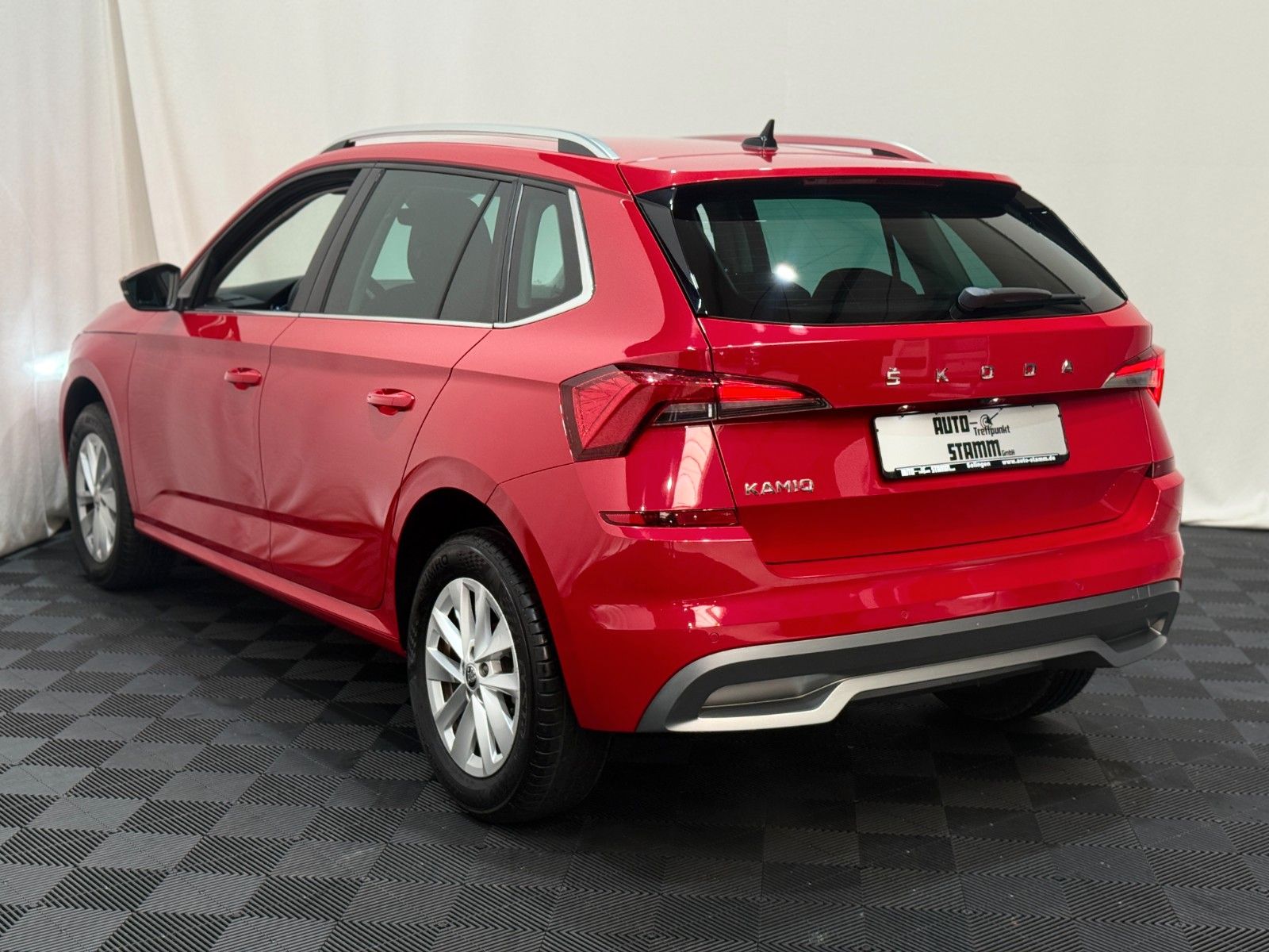 Fahrzeugabbildung SKODA Kamiq Ambition 1.0TSI / Android-Apple CarPlay