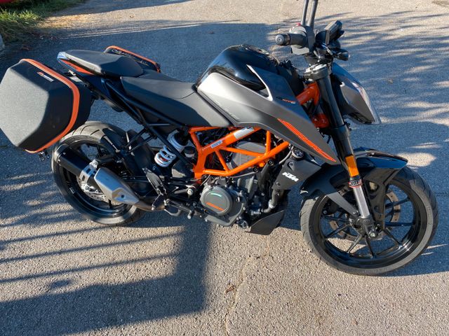 KTM 390 Duke