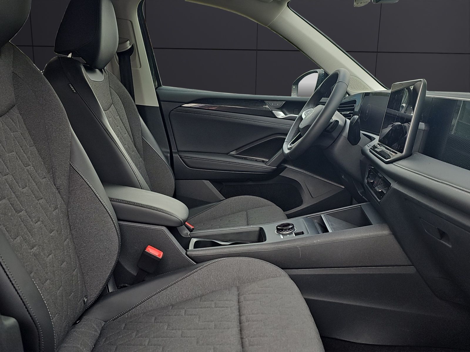 Fahrzeugabbildung Volkswagen Tiguan Life eTSI DSG LED+ ACC AHK SH AID LRHzg R