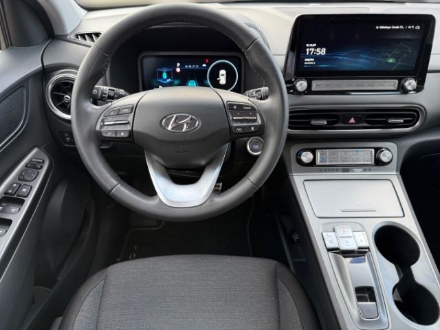 Fahrzeugabbildung Hyundai KONA Trend Elektro 2WD +KLIMA+NAVI+RFK+LED+SHZ+U