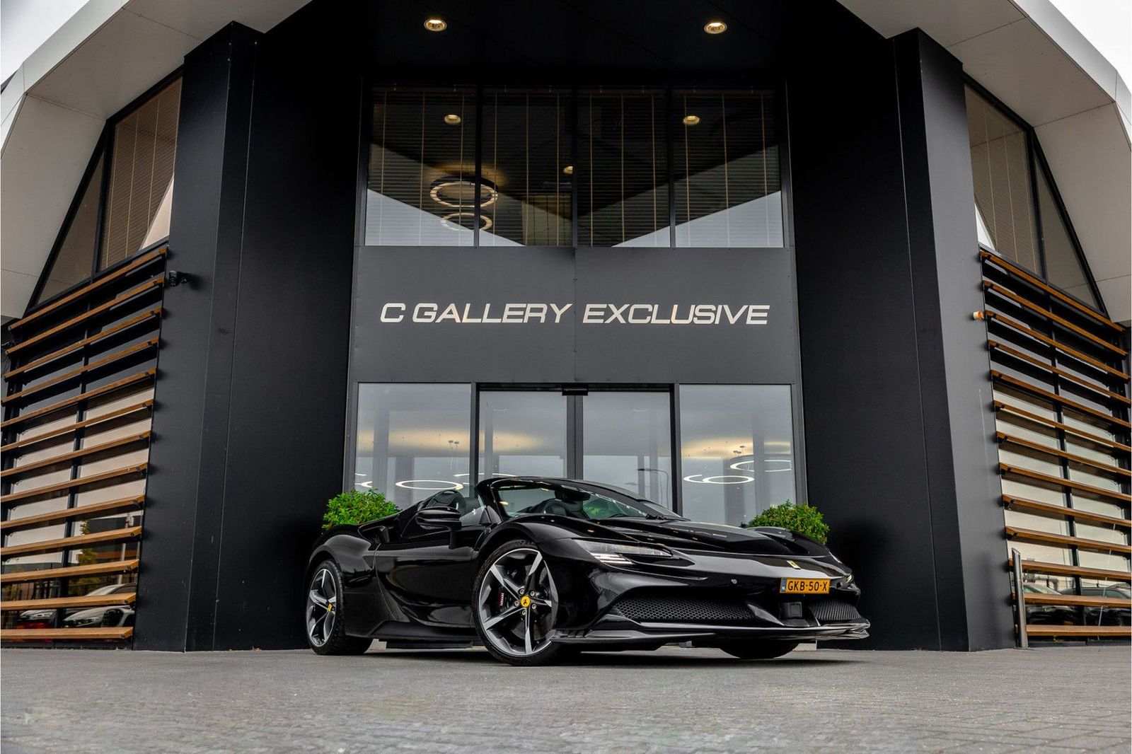 Ferrari SF90 Spider 4.0 V8 - Nieuwe Auto | Origineel NL