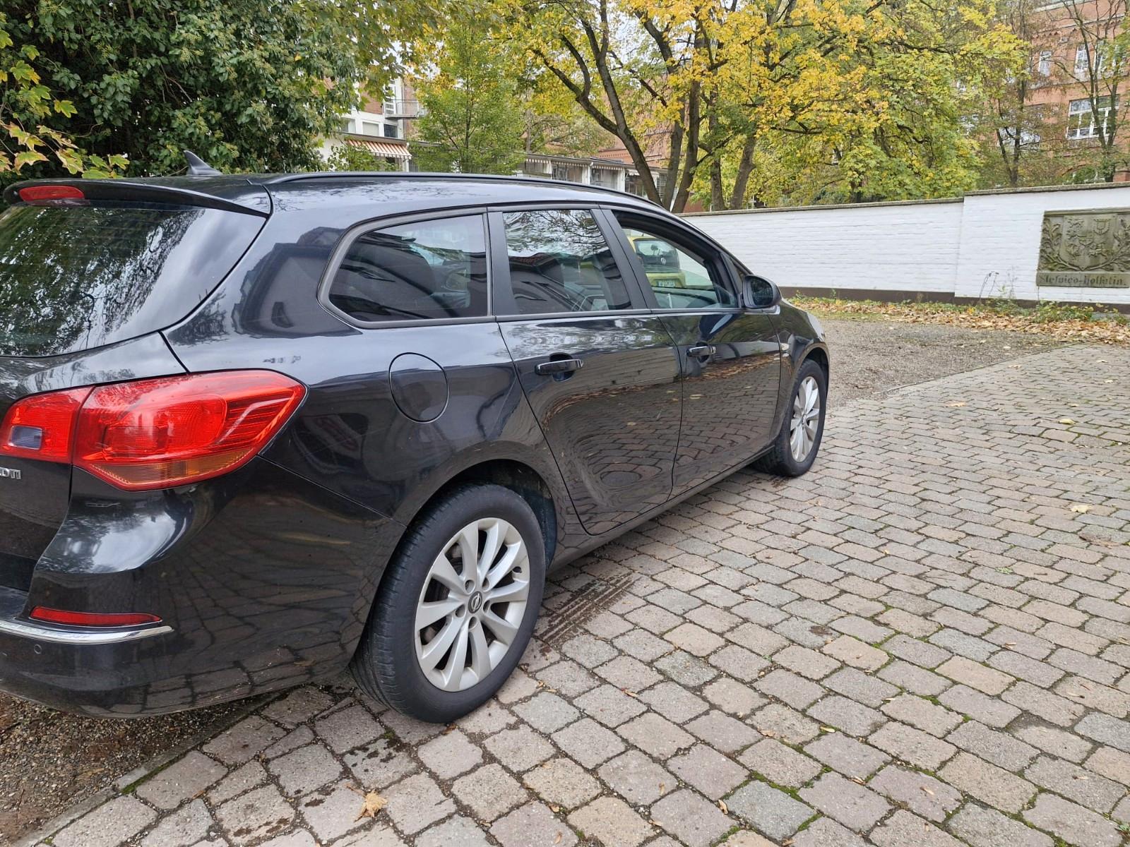 Opel Astra 2013 — photo 6