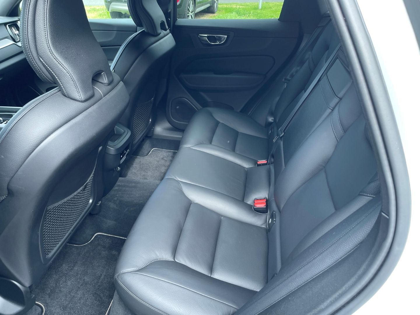 Volvo XC60 R Design B5 Mild-Hybrid 2.0 Geartronic AHK foto 8