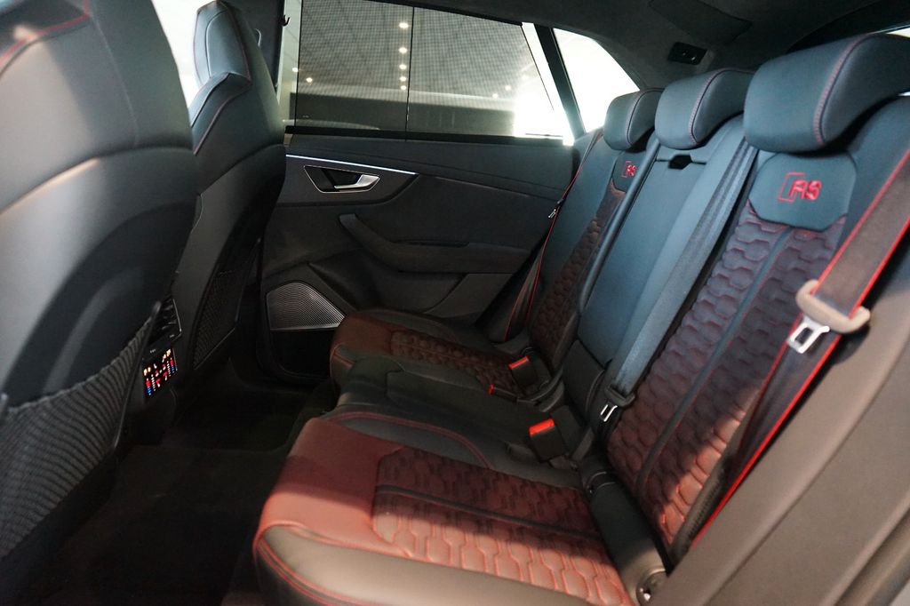 AUDI RSQ8 performance | B&O Advanced | Carbon | 305 AUDI RSQ8 performance | B&O Advanced | Carbon | 305