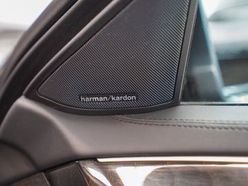 Mercedes E 63 AMG - 12