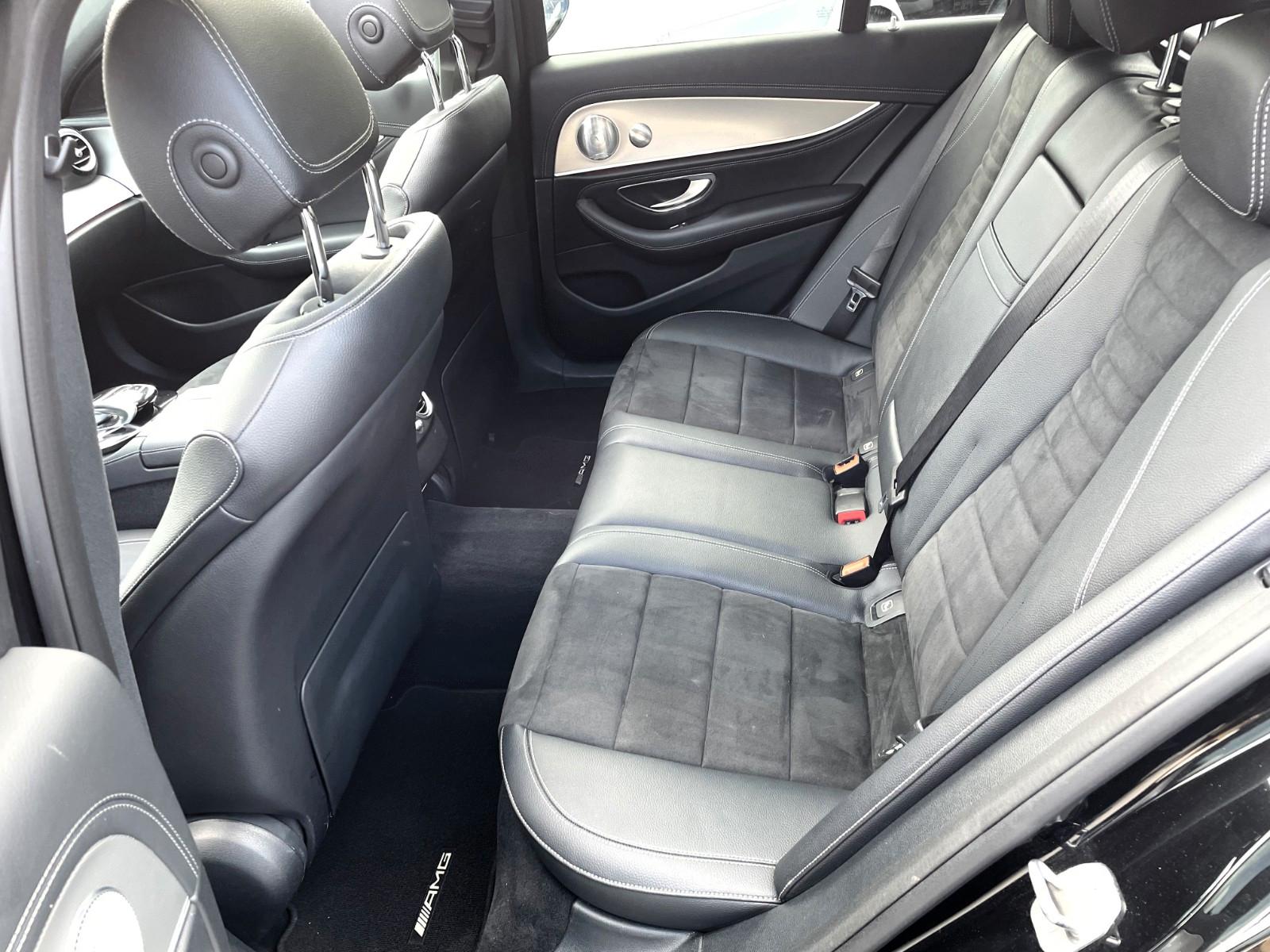 Mercedes-Benz E 220 d/AMG/PANORAMA/HEAD-UP/WEIDSCREEN/BURMESTE