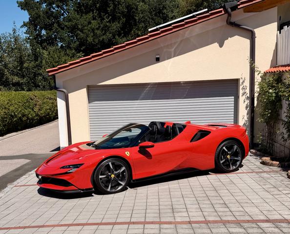 Ferrari SF90*Spyder*CARBON*LIFT*MWST*SOFORT*