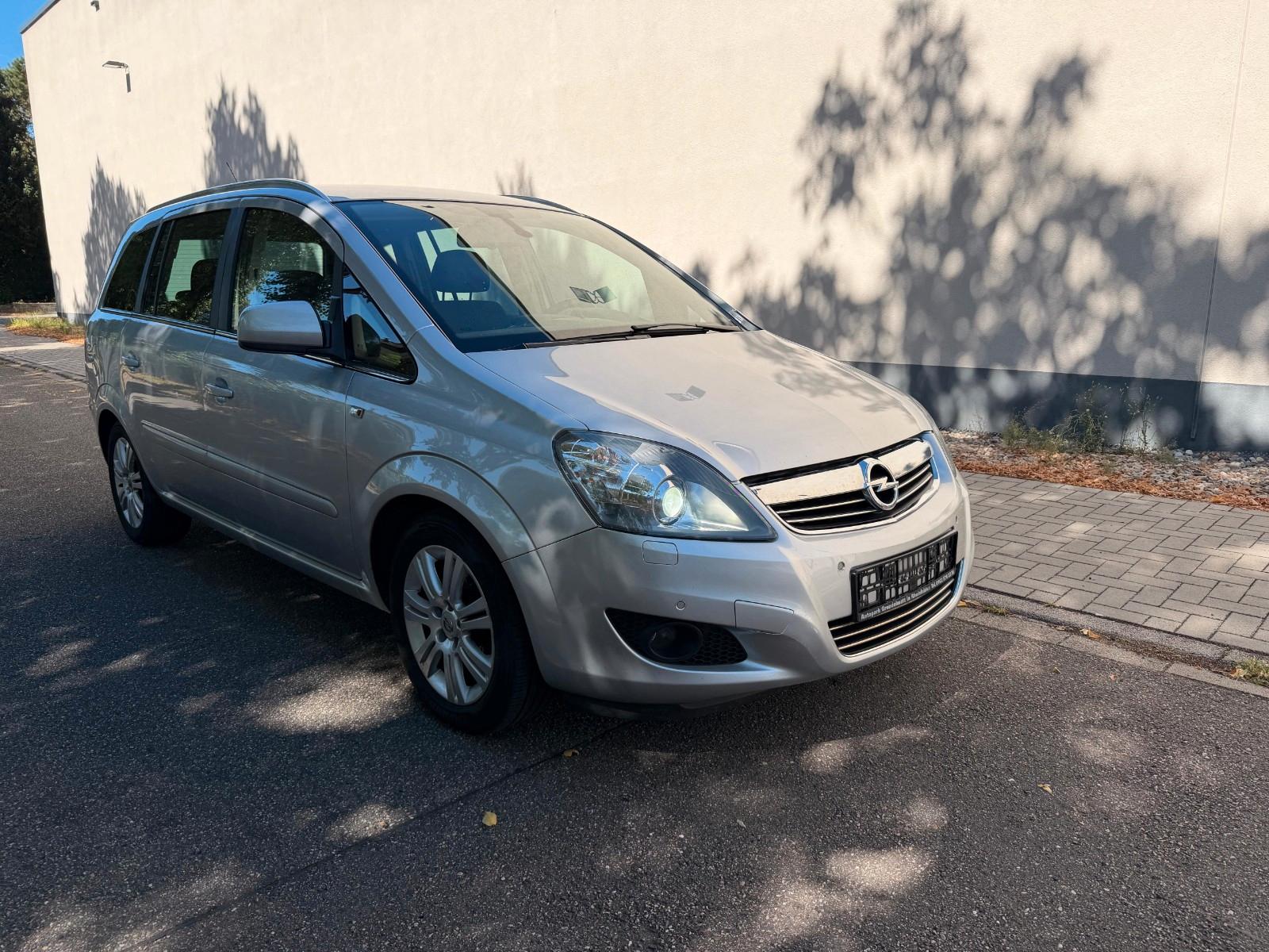 Opel Zafira B Family Plus 7 Sitzer Klima Euro5 Xenon