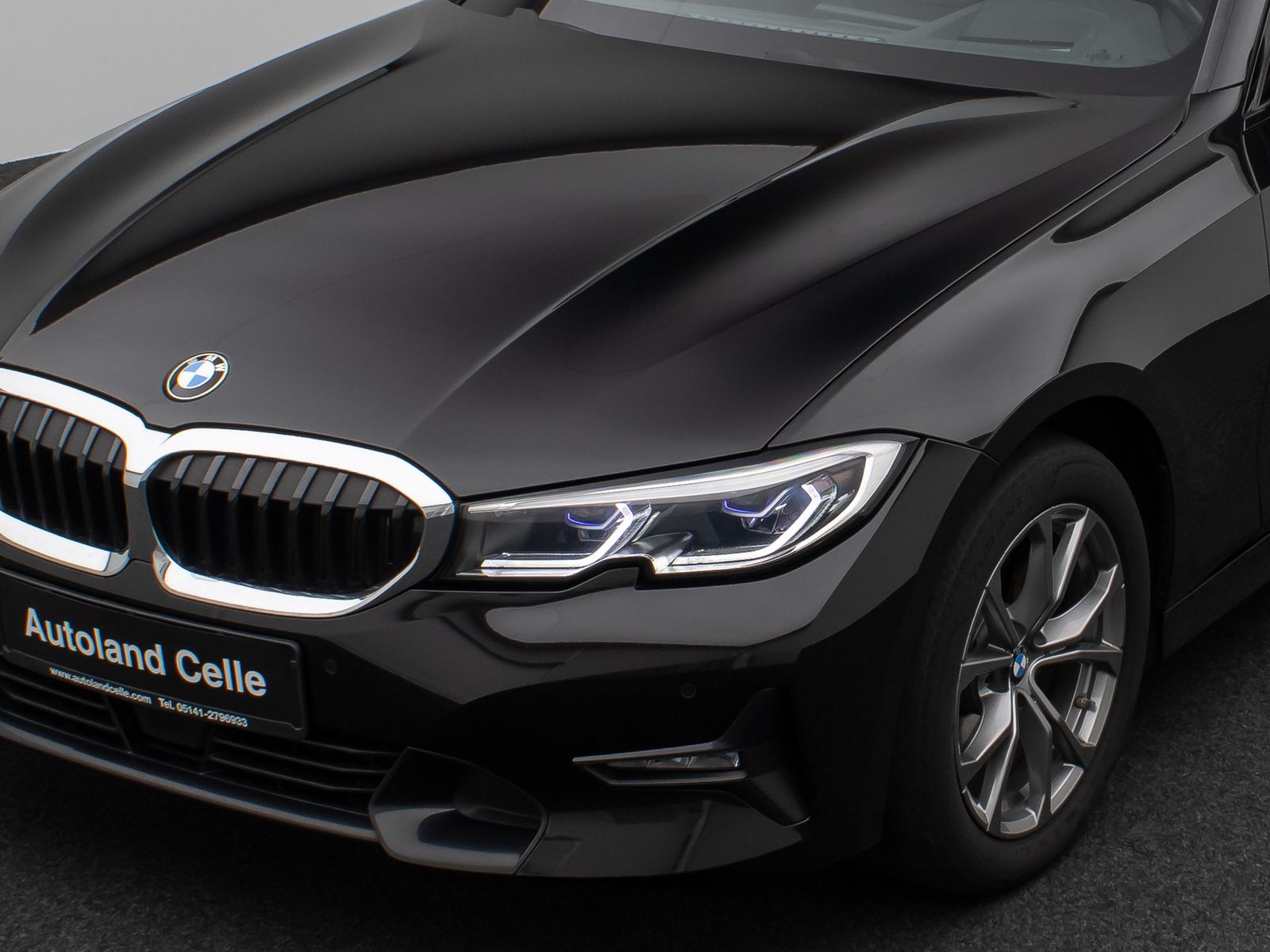 Fahrzeugabbildung BMW 320d Sport Line DAB Laser HUD Cockpit+ Komfort