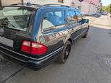 Mercedes-Benz E 430 T ELEGANCE Elegance - Mercedes E 430 mit Schiebedach