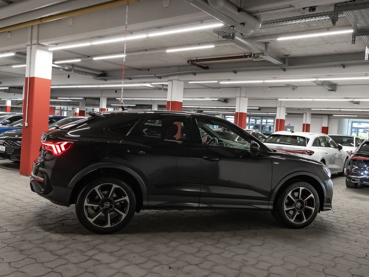 Audi Q3 Sportback 40 TFSI quattro S line Matrix AHK foto 8