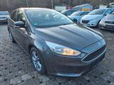 Ford Focus Lim. Ambiente - Ford Focus Ambiente mit Benzin-Antrieb