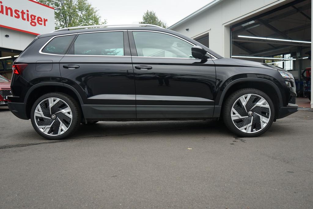 Skoda Karoq 2022 г. Чёрный, пробег 52477 км