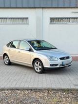 Ford Focus MK2 GHIA 1,8 / Xenon / NAVI / T... - Ford Focus aus 2007: Ghia