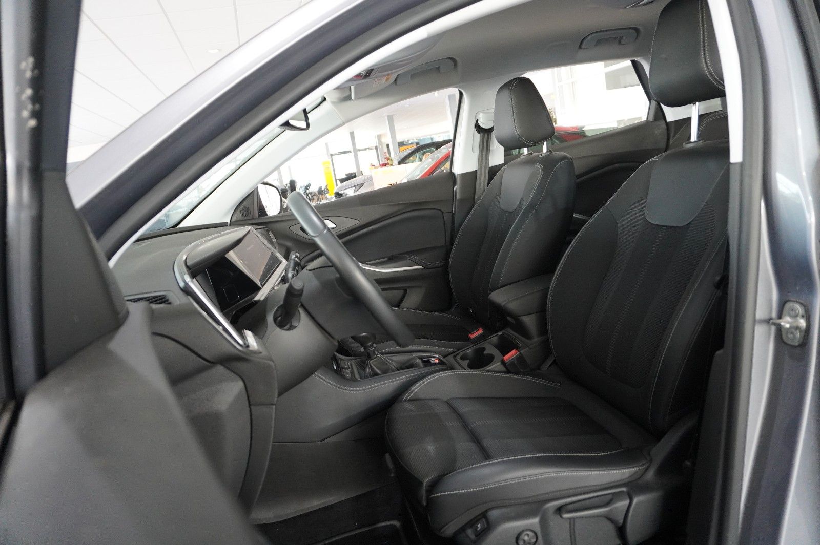 Fahrzeugabbildung Opel Grandland (X) 1.2T GS SPORT NAVI/LED/VIRT./DAB+