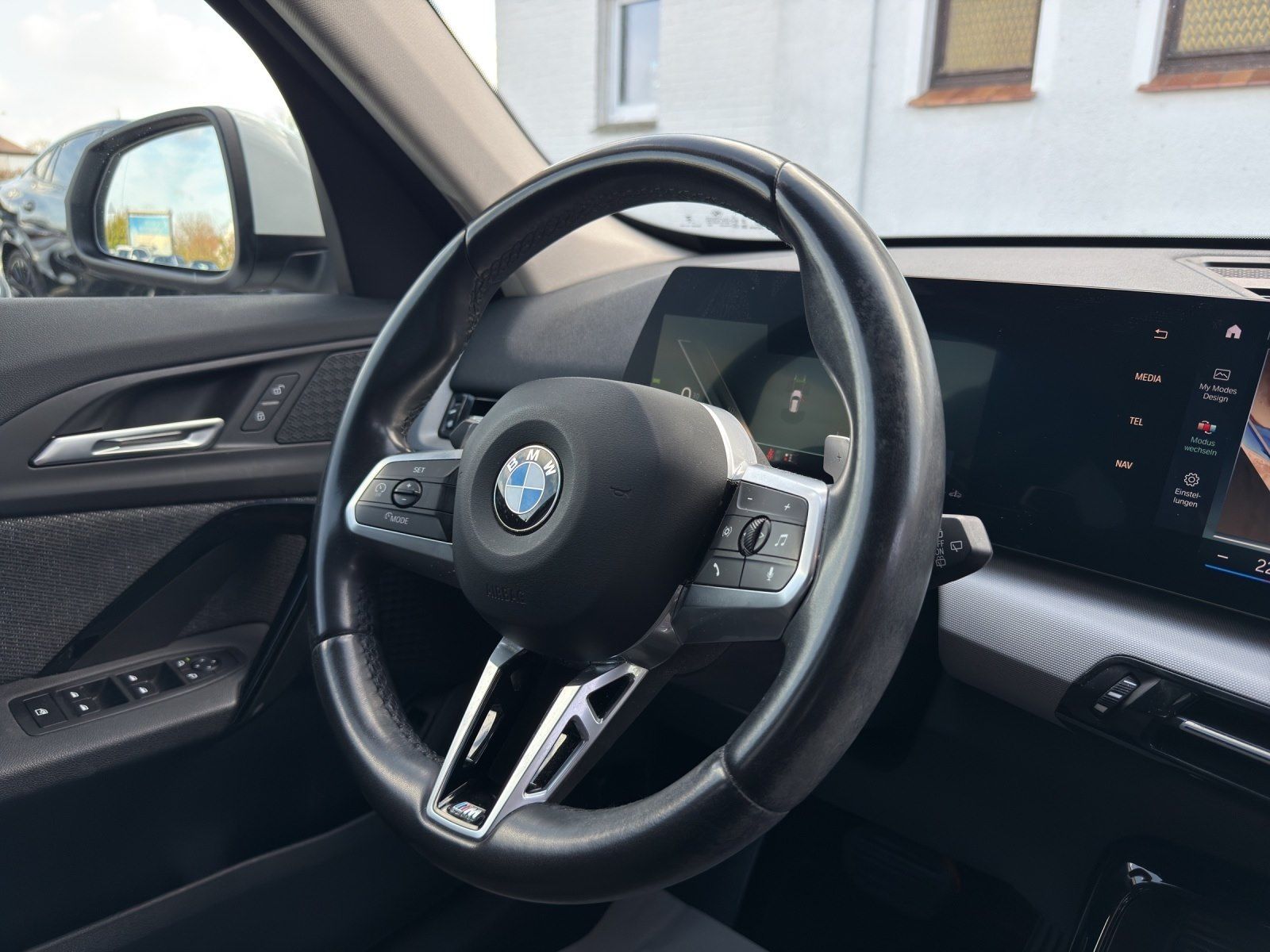 BMW X1 sDrive18d NAVI*AHK*M SPORT LENKRAD*KAMERA*DRI foto 20