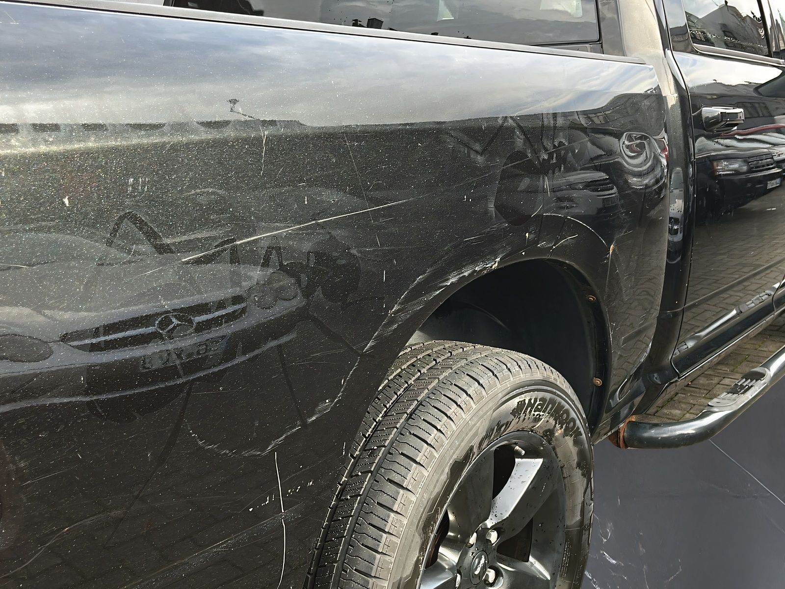 Fahrzeugabbildung Dodge RAM 1500 LPG 103L CREW CAB 1.HAND RF KAM AHK GSD