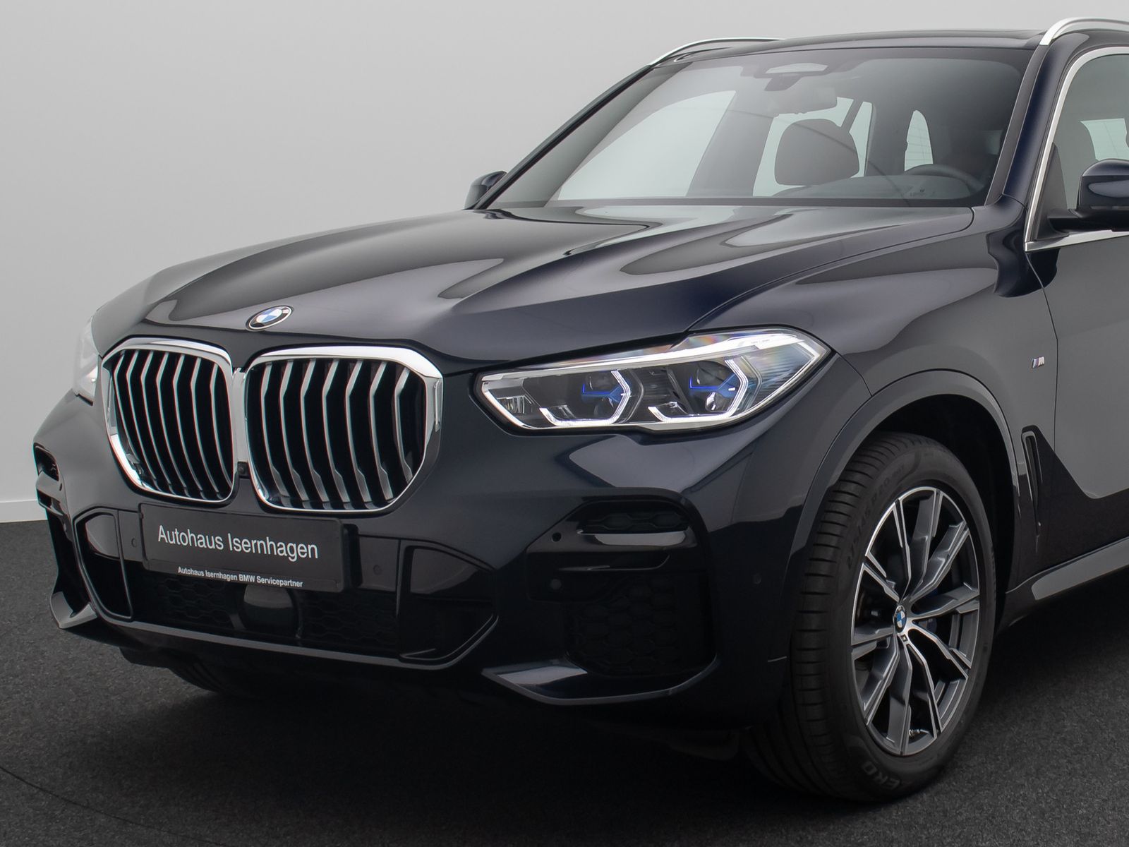 Fahrzeugabbildung BMW X5 xD40i M Sport Panorama 360°HUD Laser DAB HiFi