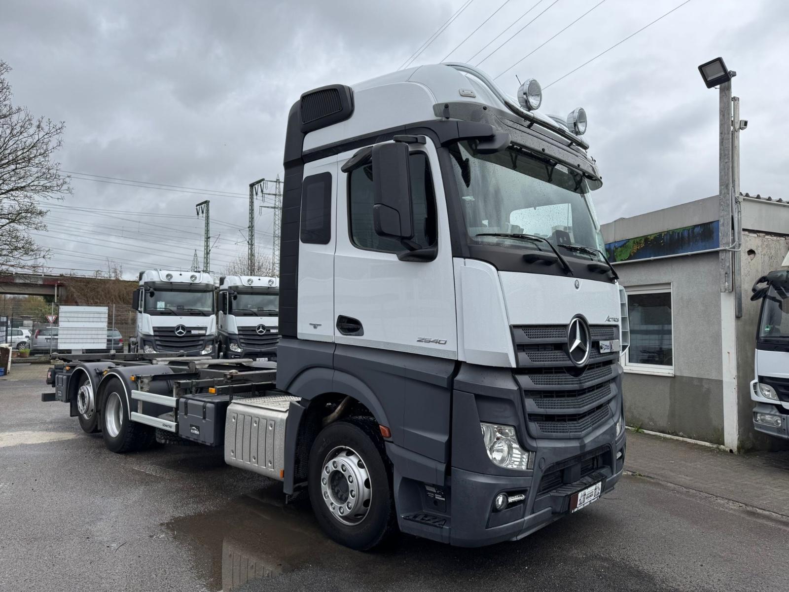 Mercedes-Benz School-Truck/Fahrschule/Actros2540/ExBW/6x2/71TK