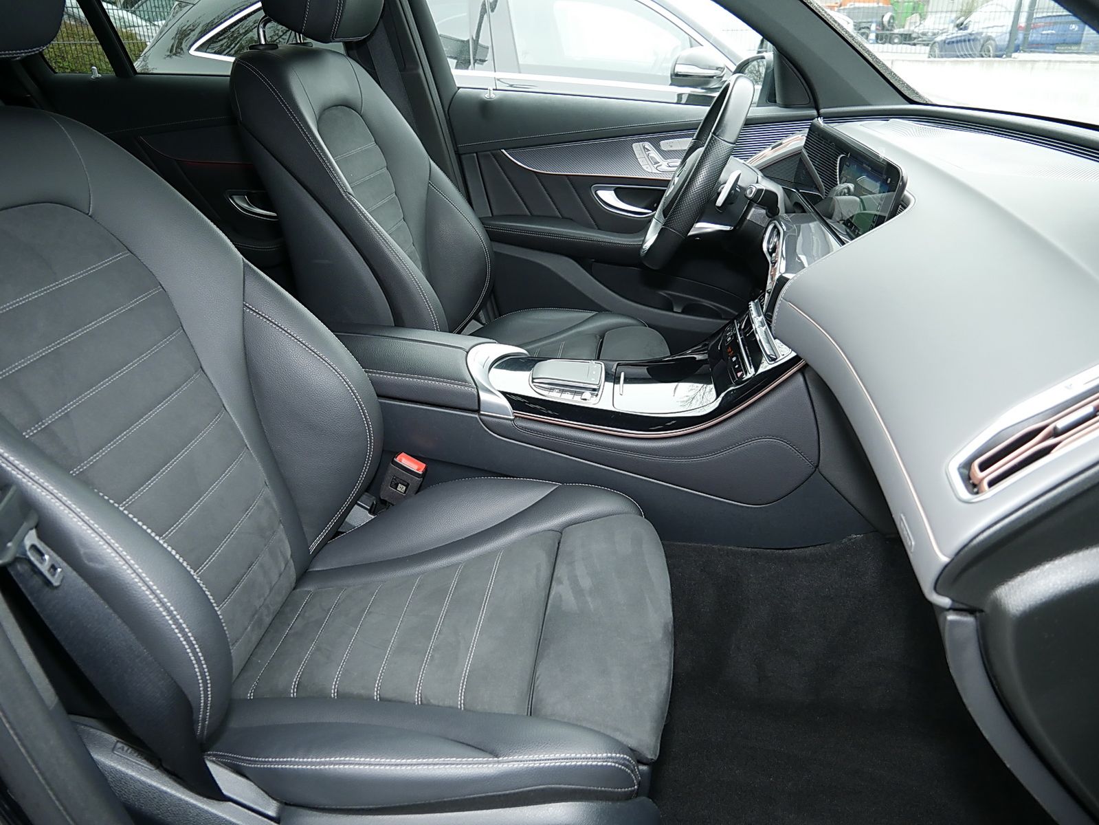 Mercedes-Benz EQC 400 4M AMG+MEMORY+SCHIEBEDACH+AHK+360°KAMERA foto 6