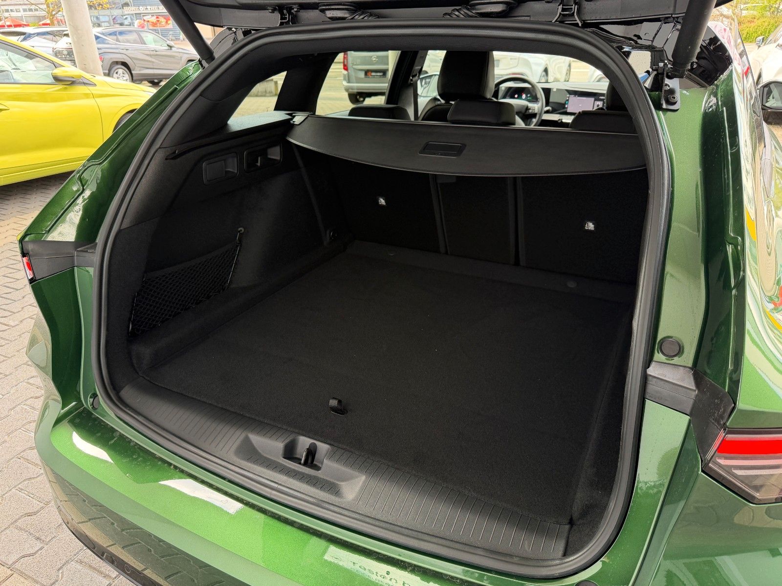 Fahrzeugabbildung Opel Astra L ST Facelift Electric Ultimate 55kWh!