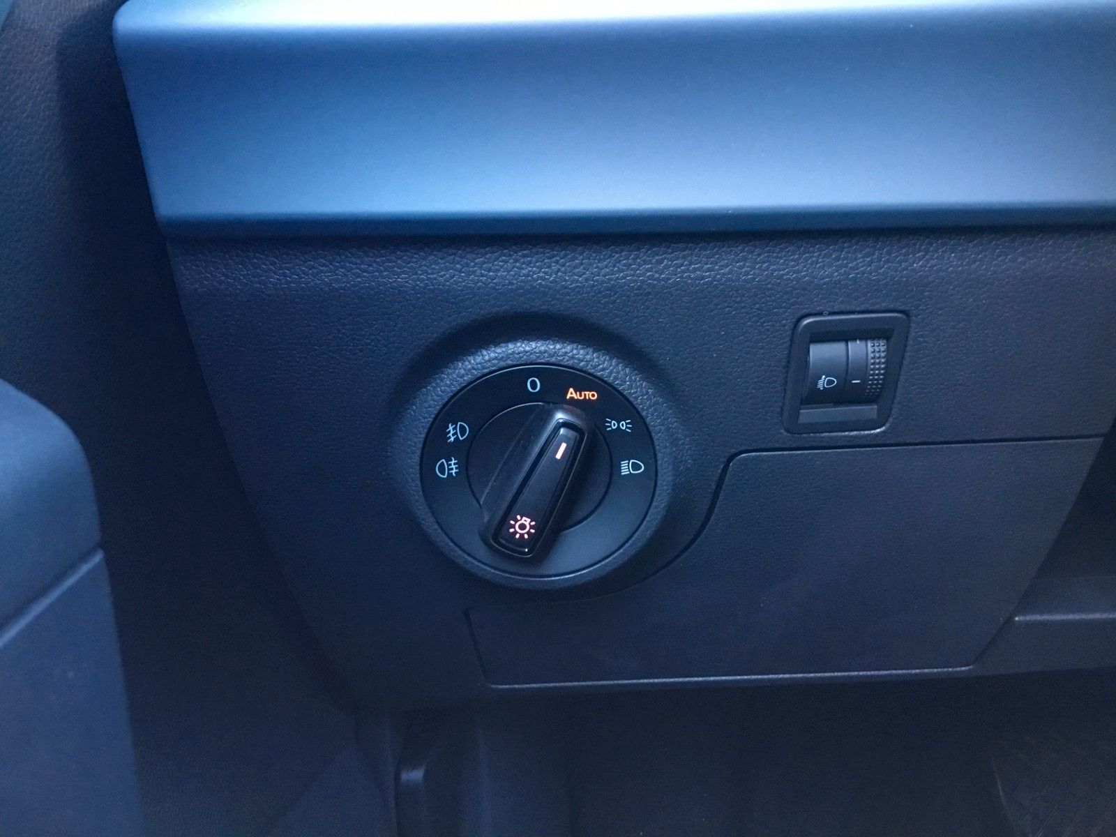 Fahrzeugabbildung SEAT Arona 1.0 TSI Style DSG+AHK+ACC+Navi+Kamera