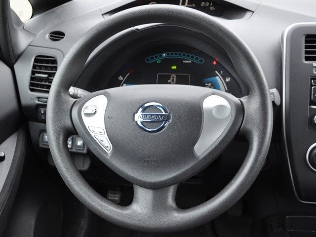 Fahrzeugabbildung Nissan LEAF 24 kWh Visia