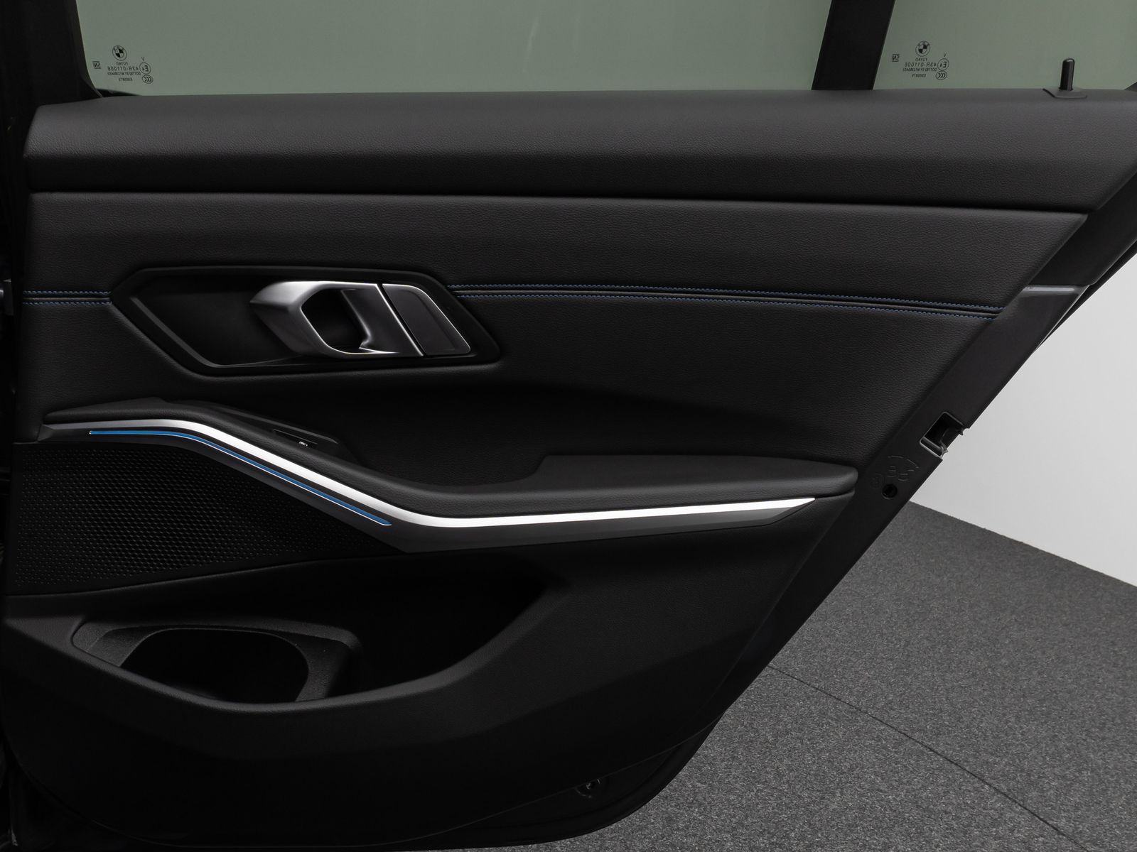 Fahrzeugabbildung BMW 330e M Sport Laser 360°HUD DAB Stop&Go Komfort