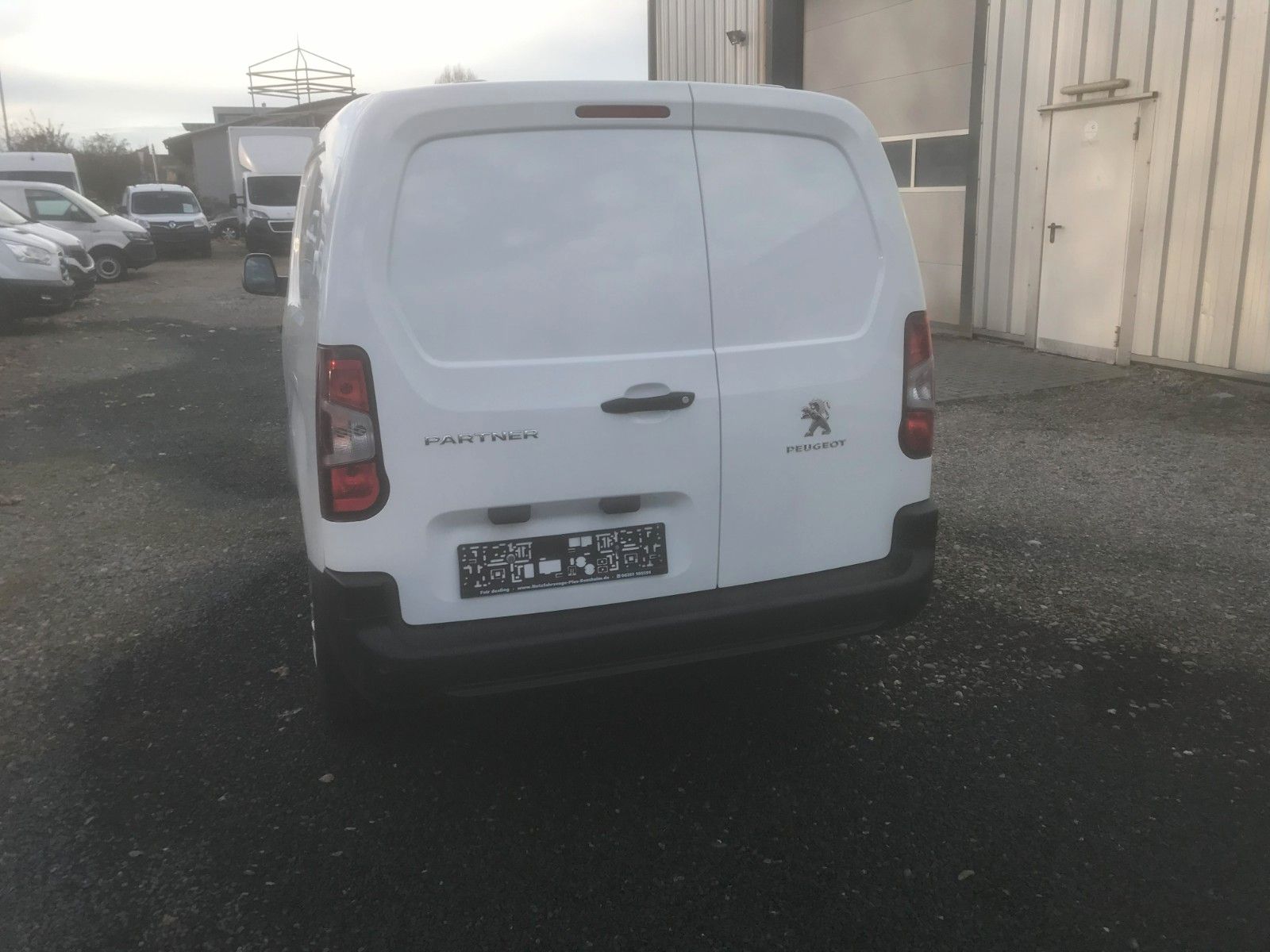 Fahrzeugabbildung Peugeot Partner Premium L2,SHZ,PDC,27796Km