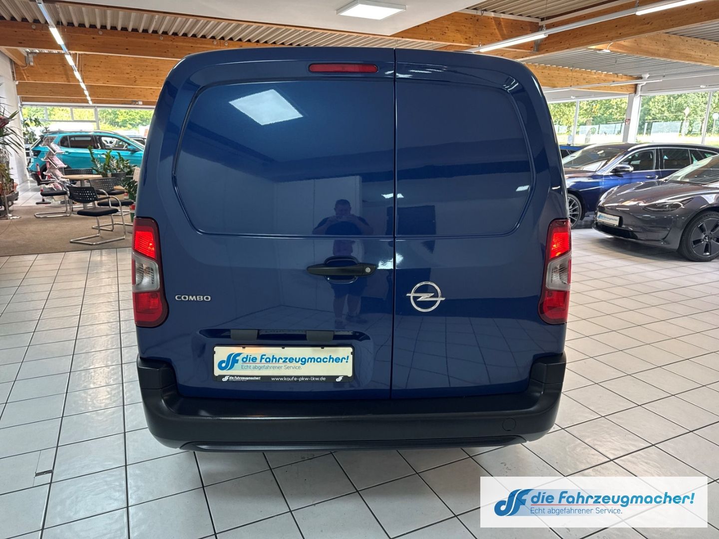 Fahrzeugabbildung Opel Combo E Cargo Maxi Edition L2 XL 1.5D Klima EU6d