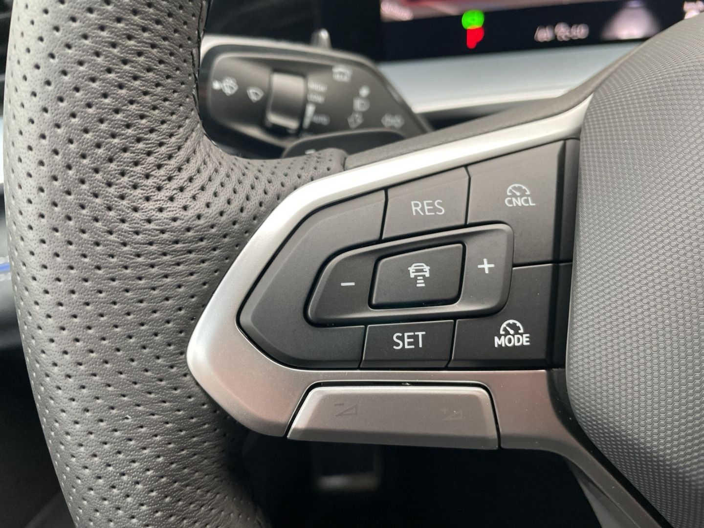 Tayron 2.0 TDI 4Motion R-Line Standhzg/AHK/Pano