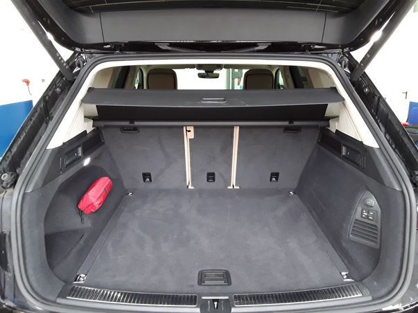 Touareg 3.0 TDI R-LINE +IQ.LIGHT+KAM+PANO+STHZG+