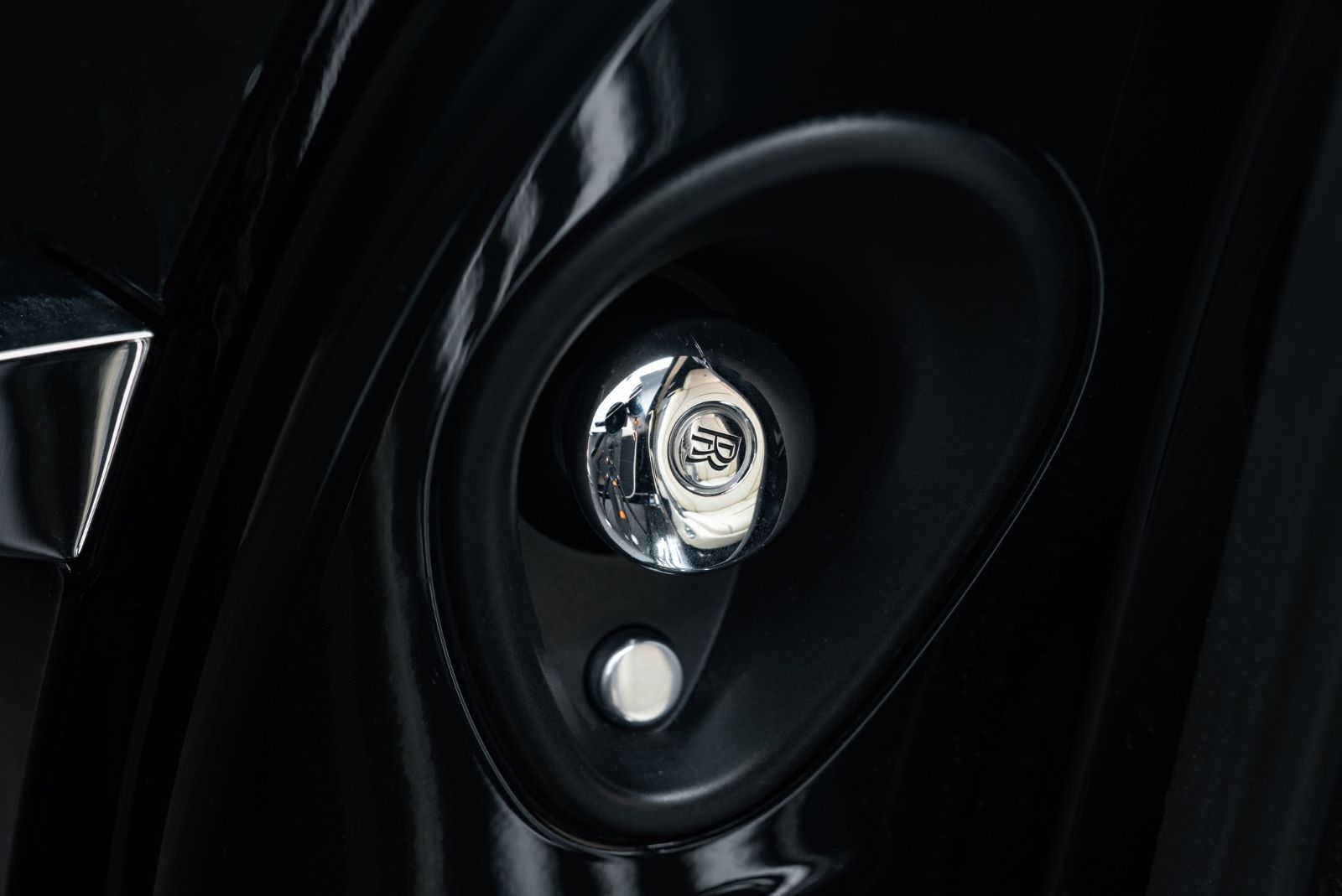 Fahrzeugabbildung Rolls-Royce Wraith BESPOKE AUDIO/SHOOTING STAR/DRIVER ASSI 3