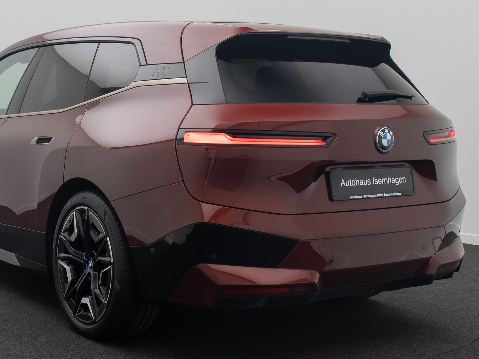 Fahrzeugabbildung BMW iX xD50 Sport Panorama Laser 360&deg;H/K SoftCL 22"