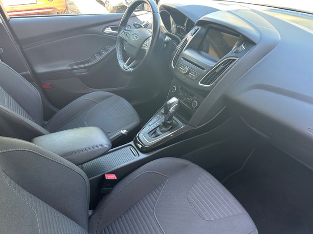 Fahrzeugabbildung Ford Focus 1.5 Autom.Titanium+Navi+Parkpilot+BT+SHZ+